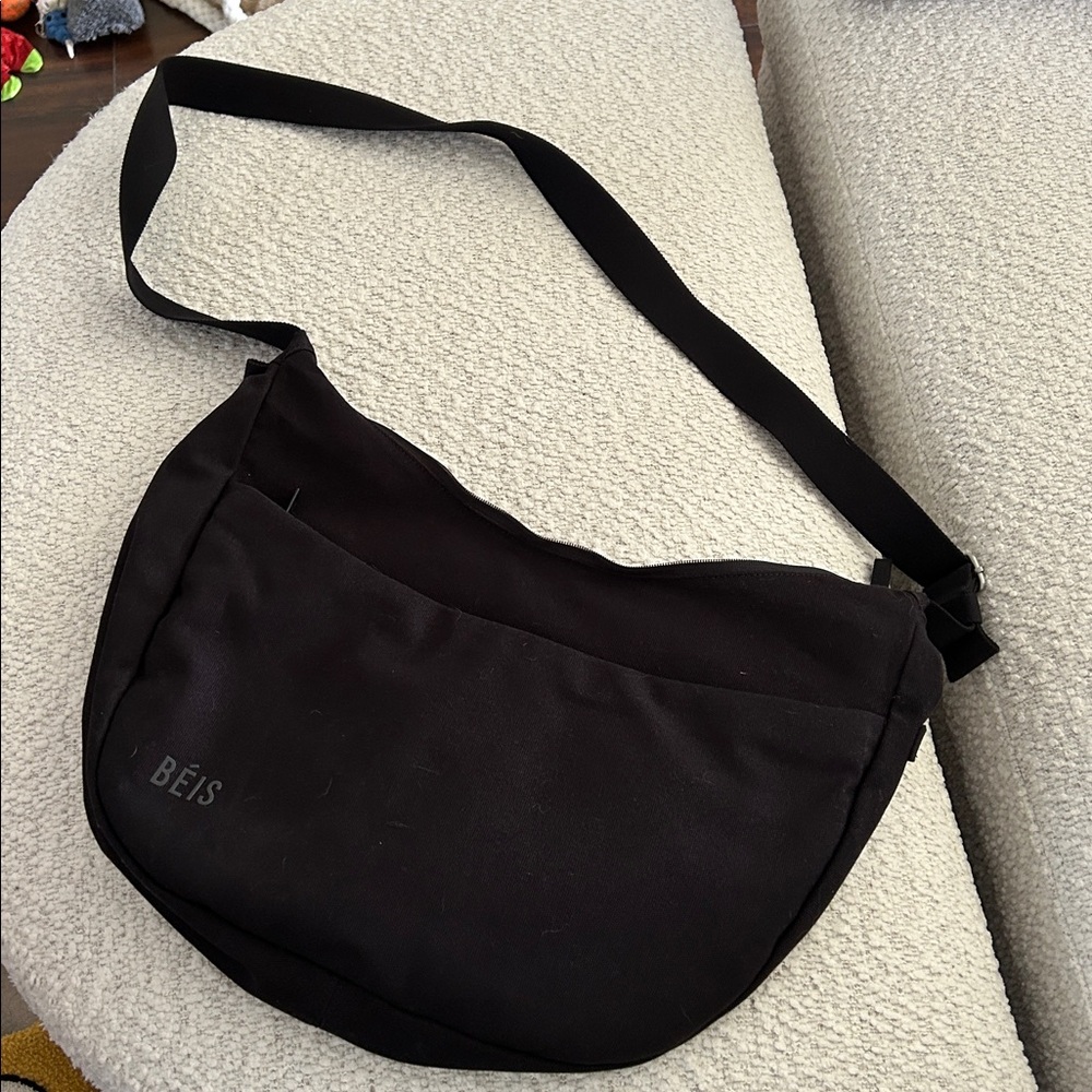 The Carryall crossbody